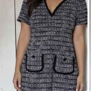 Connected Apparel Tweed Short Sleeve V-Neck Mini Dress in Black & White